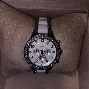White and silver ‘master of bling’ watch